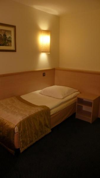 Via Appia Hotel Raszyn Bilik gambar